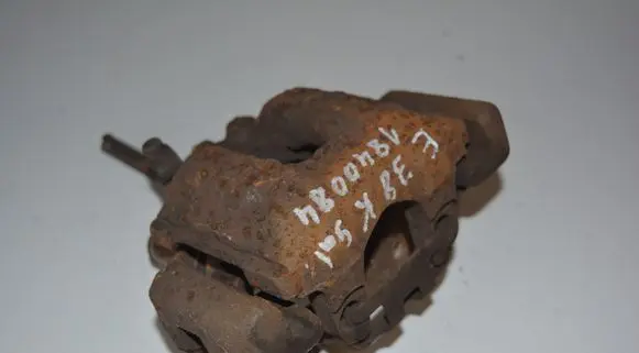 BMW 7 E38 Rear brake caliper