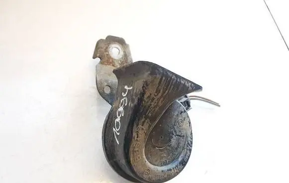 Volkswagen Jetta V Horn signal CH2143 703881157
