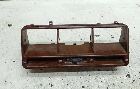 Mitsubishi Pajero Dash center air vent grill