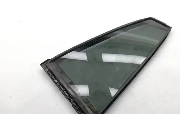 Toyota Corolla Cross Rear side window 6818816090