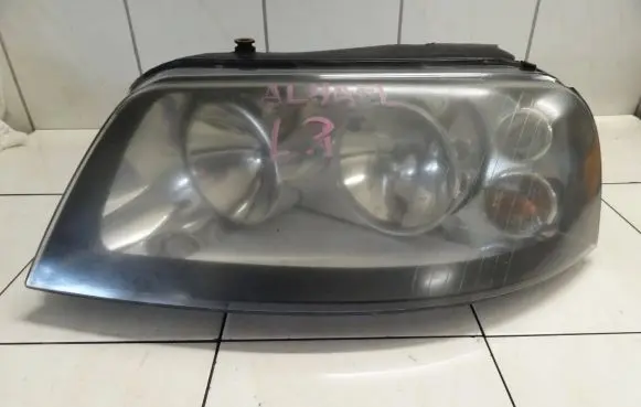 Seat Alhambra (Mk1) Headlight/headlamp 7M7941015H