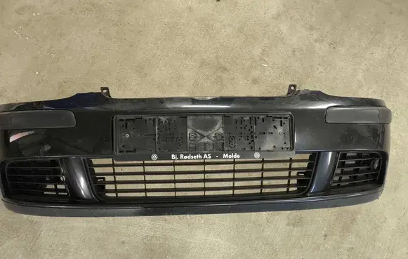 Volkswagen Golf V Front bumper 1K0807221 1K0807217 55D300401