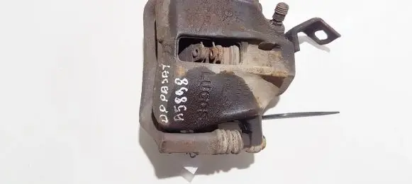 Volkswagen PASSAT B4 Front brake caliper cn5