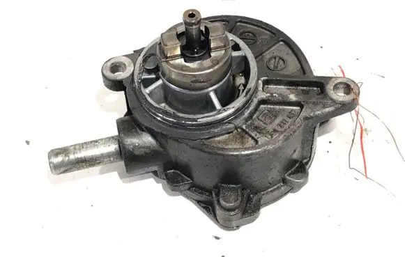 Mercedes-Benz C W204 Vacuum pump A6462300365