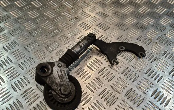 Volkswagen PASSAT B5 Alternator belt tensioner 038145283A 038903145