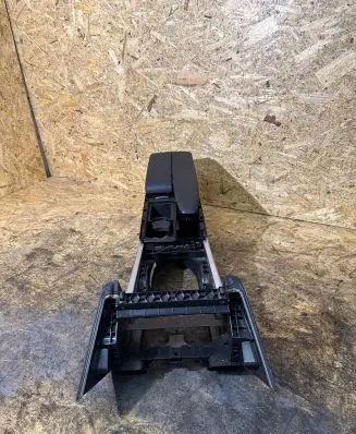 Mercedes-Benz E W212 Center console A2126800050