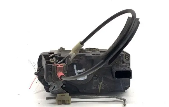 Opel Astra H Rear door lock 13210738