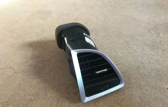 Dashboard side air vent grill/cover trim