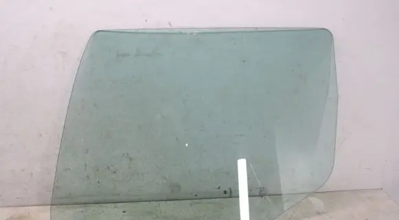 Volkswagen Crafter Front door window/glass (coupe) 43R001025 E000184 DOT27AS2M24100