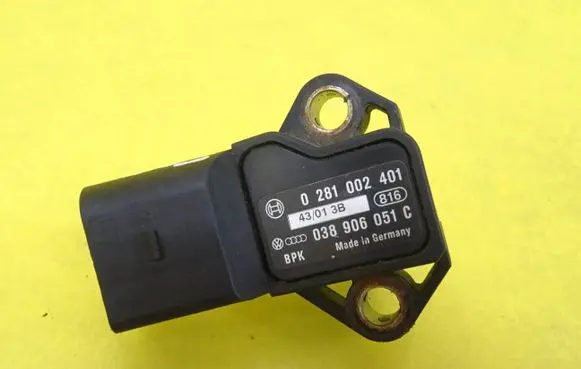 Volkswagen PASSAT B5 Air pressure sensor 0281002401 038906051C