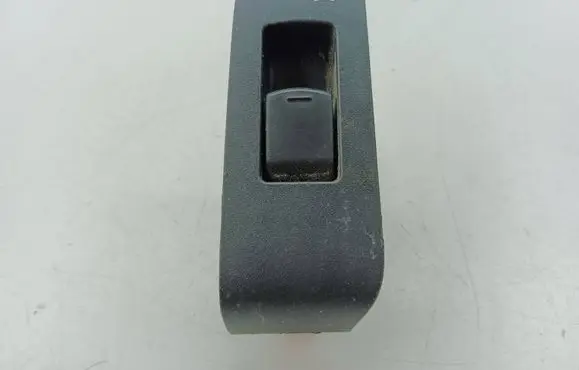 Nissan X-Trail T31 Electric window control switch