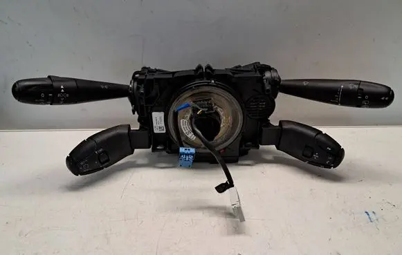 Wiper turn signal indicator stalk/switch