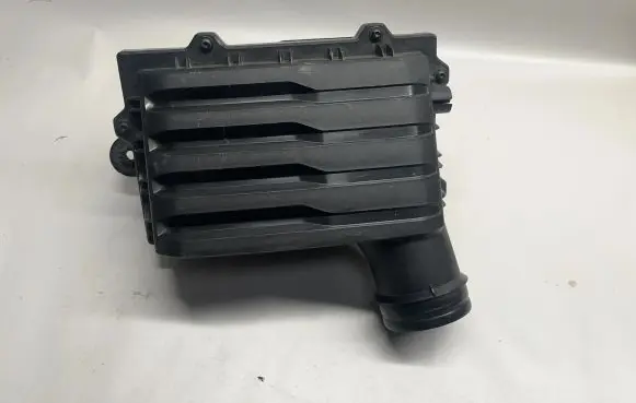 Volkswagen Jetta VII Air filter box 5QM129607D 5QM129601D