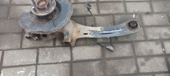 Rear wheel hub