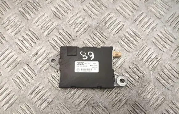 Audi TT TTS Mk2 Aerial antenna amplifier 8J8035225M