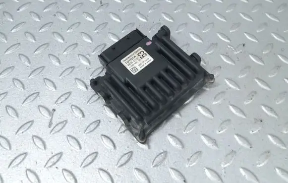 Toyota Yaris XP210 Gearbox control unit/module 8953552151 2130004461