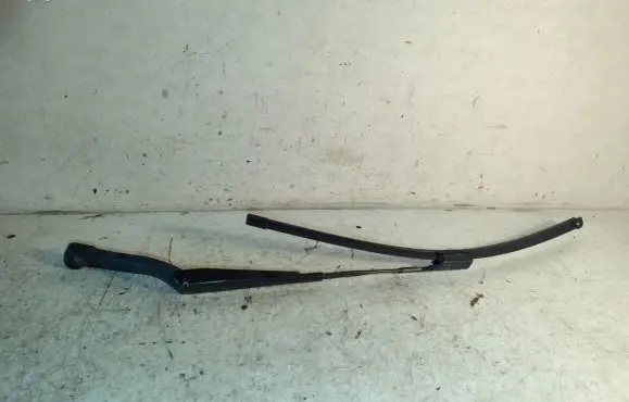 Mercedes-Benz C AMG W204 Windshield/front glass wiper blade 