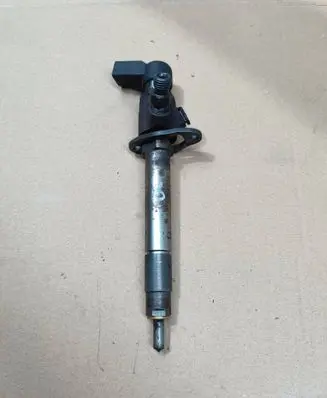 Citroen C6 Fuel injector 5U3Q9K546AA