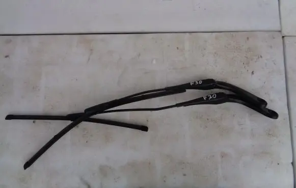 BMW 3 F30 F35 F31 Front wiper blade arm 146515495