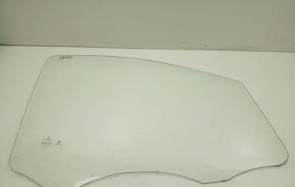 Mercedes-Benz Vito Viano W447 Front door window glass four-door A4477250210