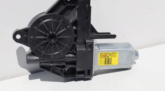 Volvo V60 Front door window regulator motor 966268103
