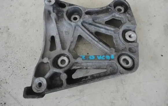 Chevrolet Captiva A/C compressor mount bracket 96868422