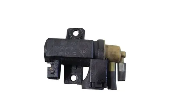Mercedes-Benz C W205 Turbo solenoid valve 8200790180 70181405