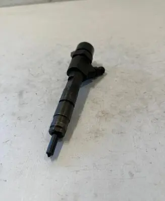 Nissan Primera Fuel injector 0445110110b