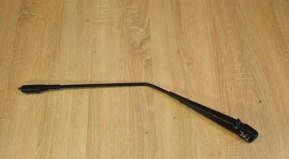 Opel Insignia A Front wiper blade arm