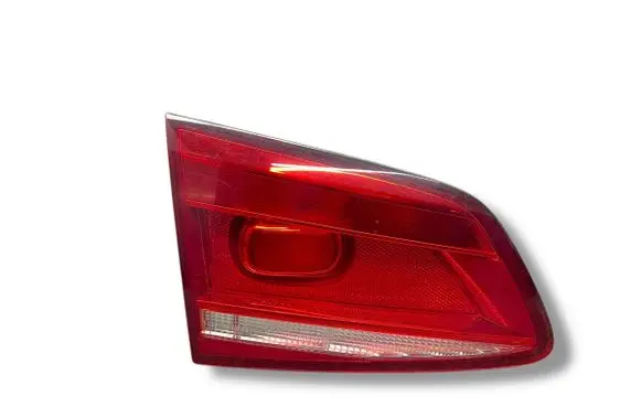 Tailgate rear/tail lights