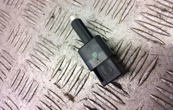 Nissan Juke I F15 Reversing light switch sensor 25320AX10A