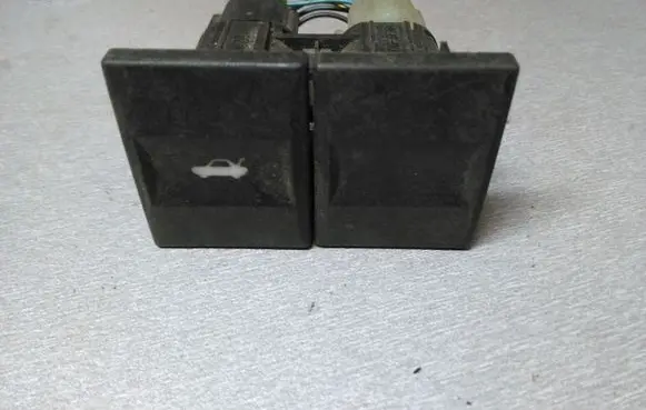 Ford Mondeo Mk III Tailgate opening switch 1S7T19B514AA
