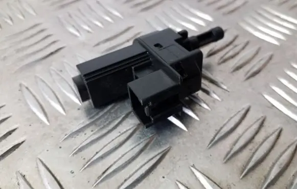 Clutch pedal sensor