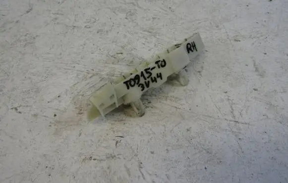 Mitsubishi Space Star Rear bumper mounting bracket T0915T0