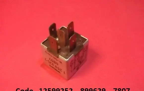 Volvo 740 Hazard warning light relay 12599252 899629