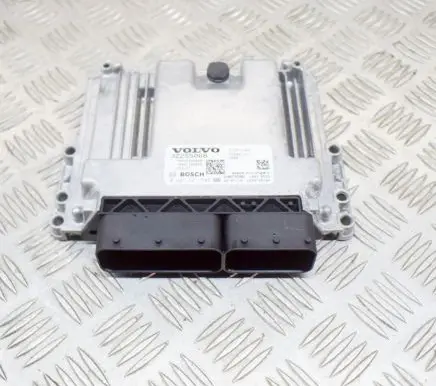 Volvo XC40 Engine control unit/module 1039T35184 P0032255068