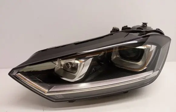 Volkswagen Golf Sportsvan Headlight/headlamp 517941031B 90056421 X6110F23TZE