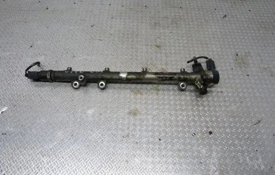 Mercedes-Benz Vito Viano W638 Fuel main line pipe a6110700095