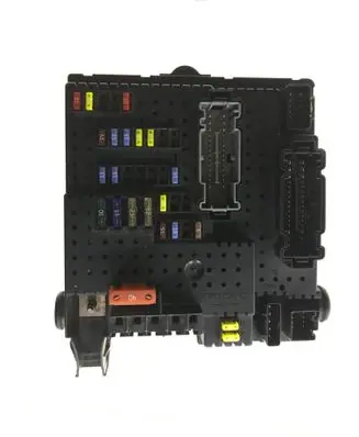 Volvo V70 Fuse module 28017881 30728512 06W232