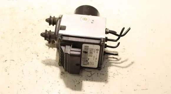 Volkswagen PASSAT B6 ABS Pump 3C0614109AE