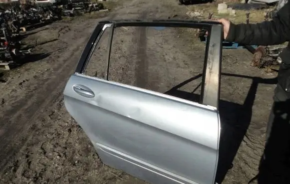 Mercedes-Benz R W251 Rear door 