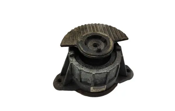 Mercedes-Benz C W204 Engine mount bracket A242400117