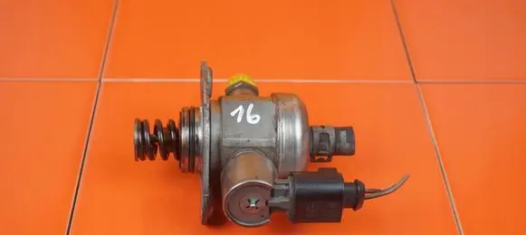 Audi A4 S4 B8 8K Fuel injection high pressure pump 06H127025N CDH