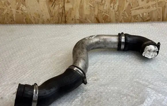 BMW 5 E39 Intercooler hose/pipe 