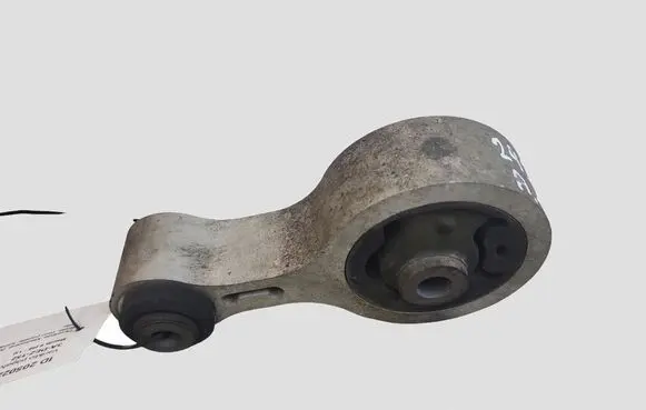 Mazda 6 Engine mount bracket