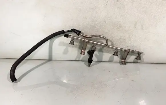 Opel Zafira B Fuel main line pipe 25343299