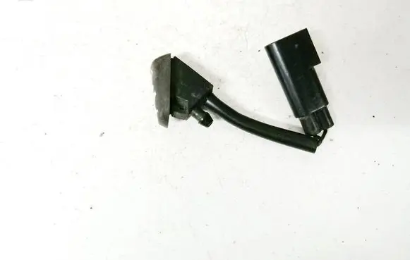Windshield washer spray nozzle