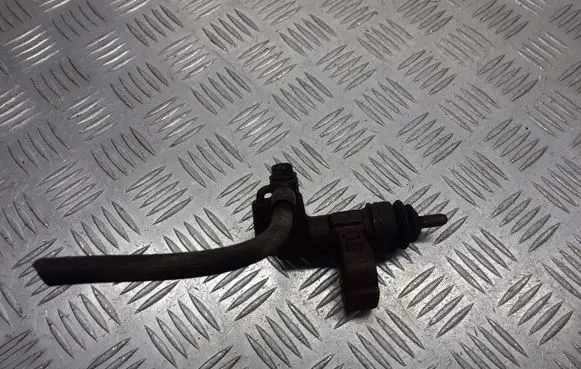 Nissan Primera Clutch slave cylinder 
