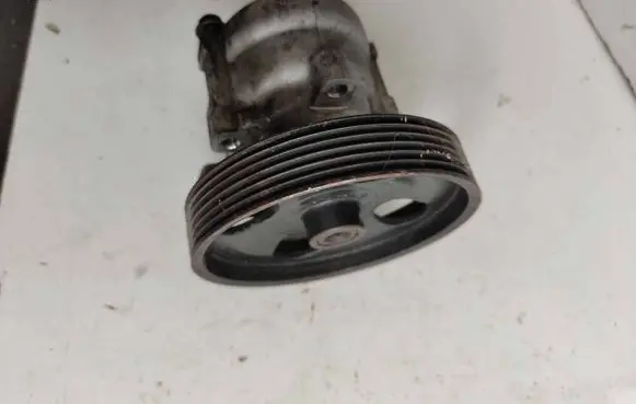 Mitsubishi Space Star Power steering pump 26083376