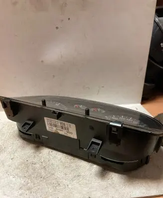 Volkswagen Golf IV Speedometer (instrument cluster) 1J0920805H VWZ7Z0Y3150142 291100162041